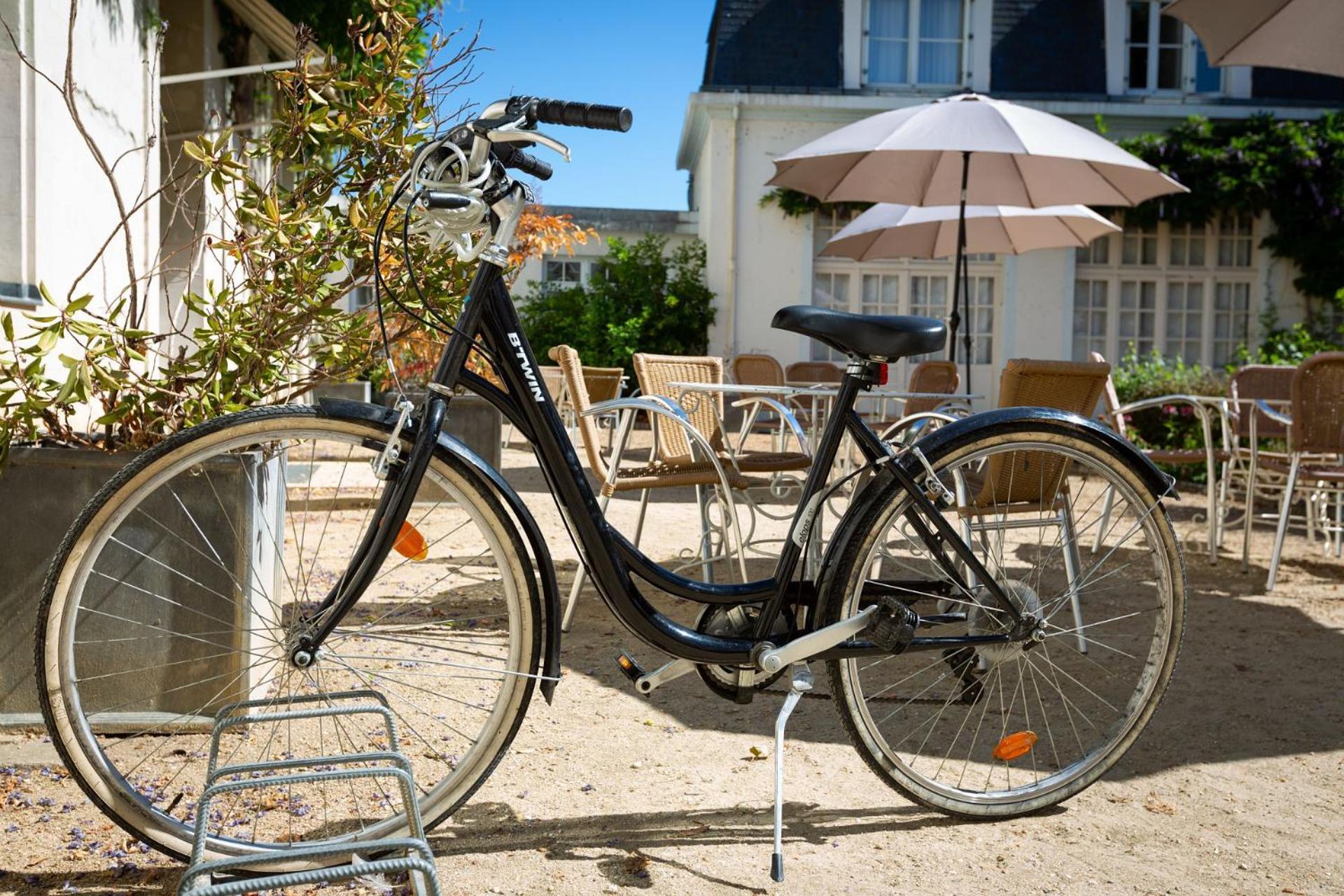 Hotel Mileade Le Domaine De La Blairie - Saumur Saint-Martin-de-la-Place Bagian luar foto